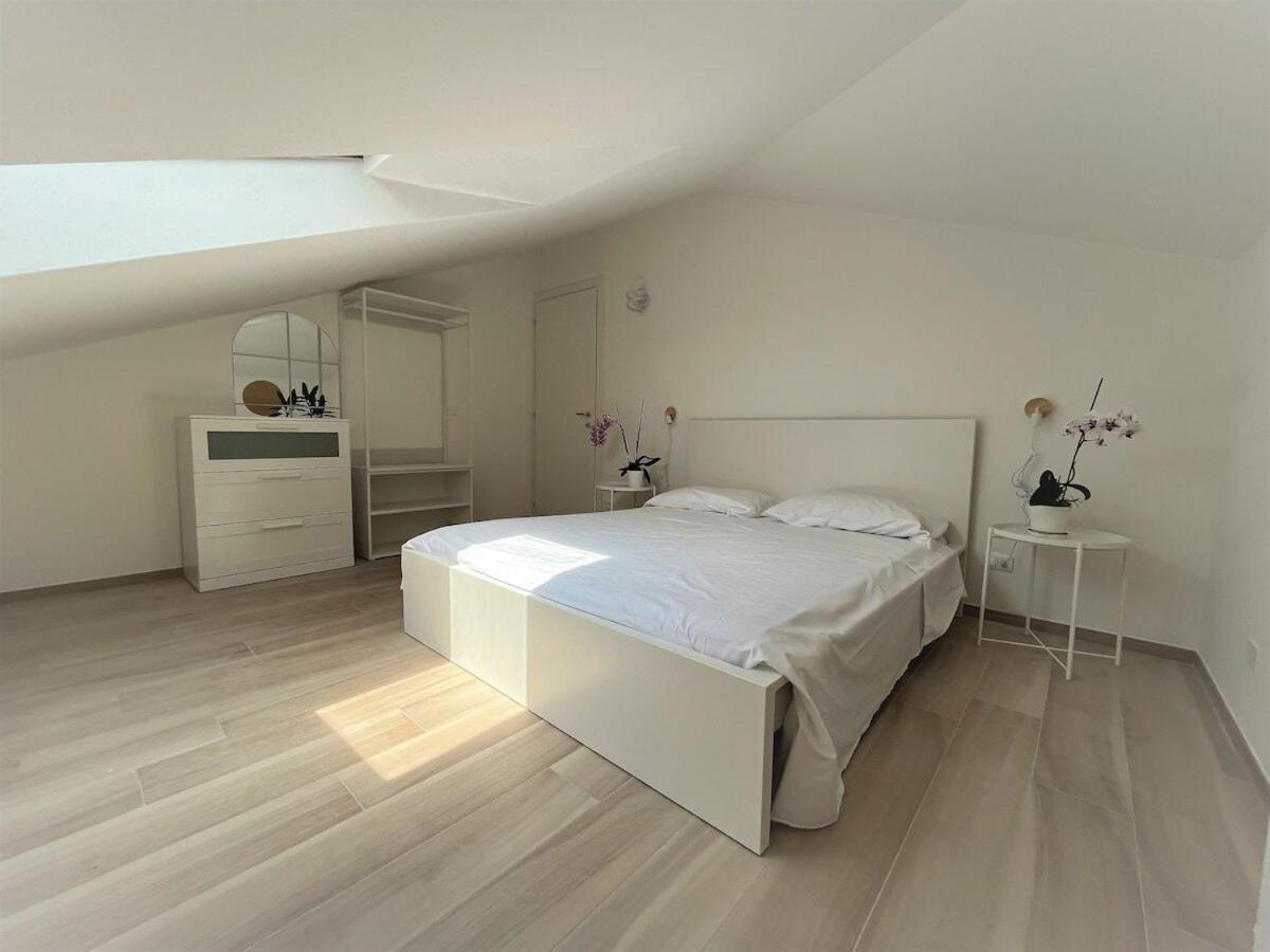Attico Lilium Apartment เปสเคียรา เดล การ์ดา ภายนอก รูปภาพ