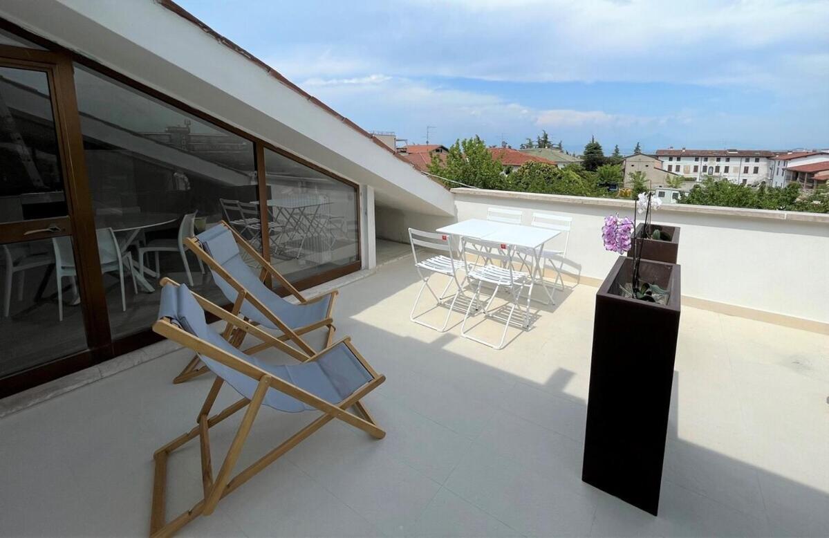 Attico Lilium Apartment เปสเคียรา เดล การ์ดา ภายนอก รูปภาพ