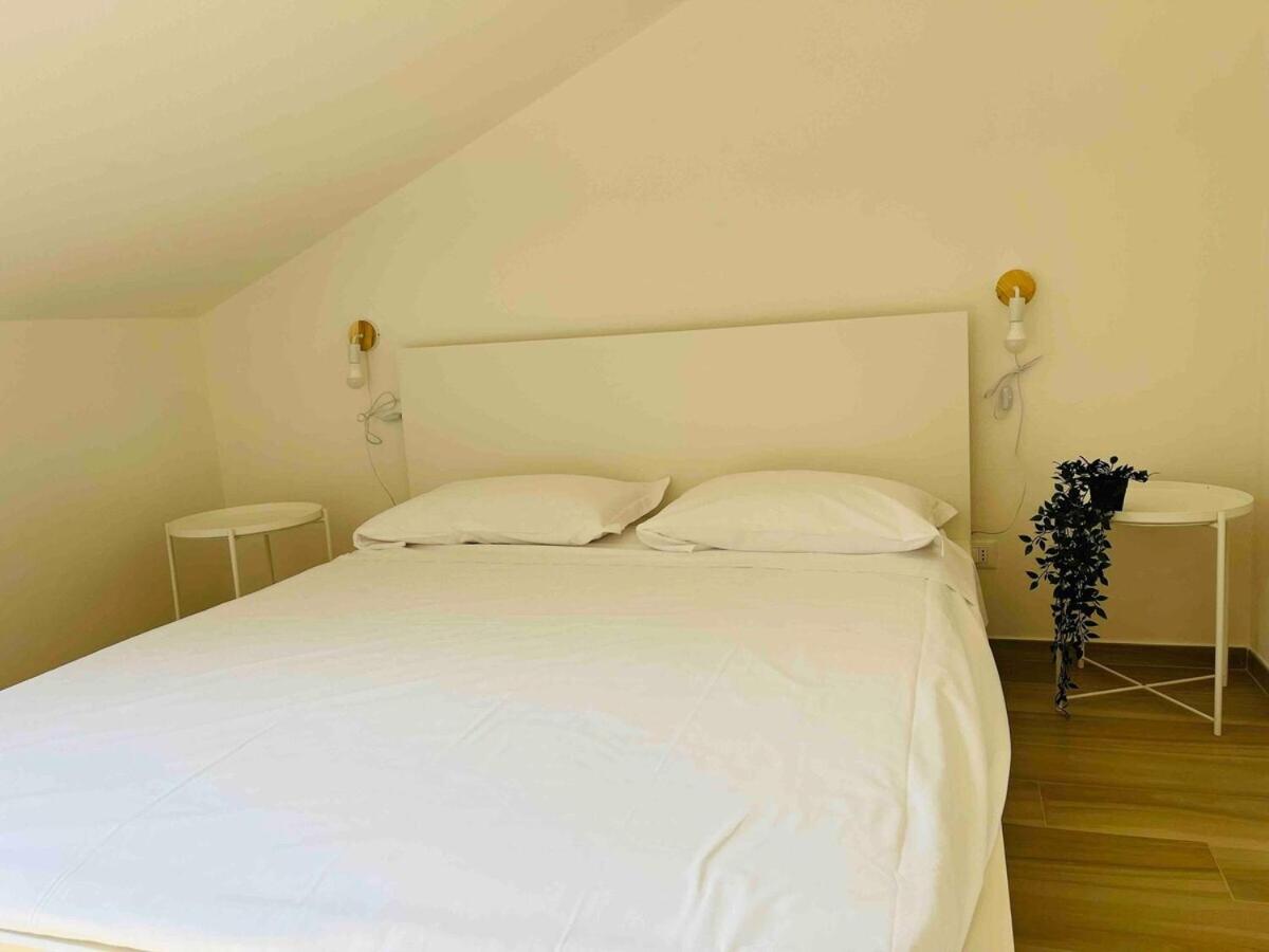 Attico Lilium Apartment เปสเคียรา เดล การ์ดา ภายนอก รูปภาพ