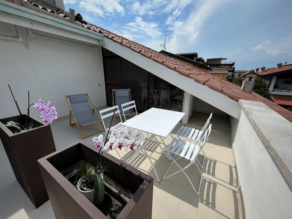 Attico Lilium Apartment เปสเคียรา เดล การ์ดา ภายนอก รูปภาพ